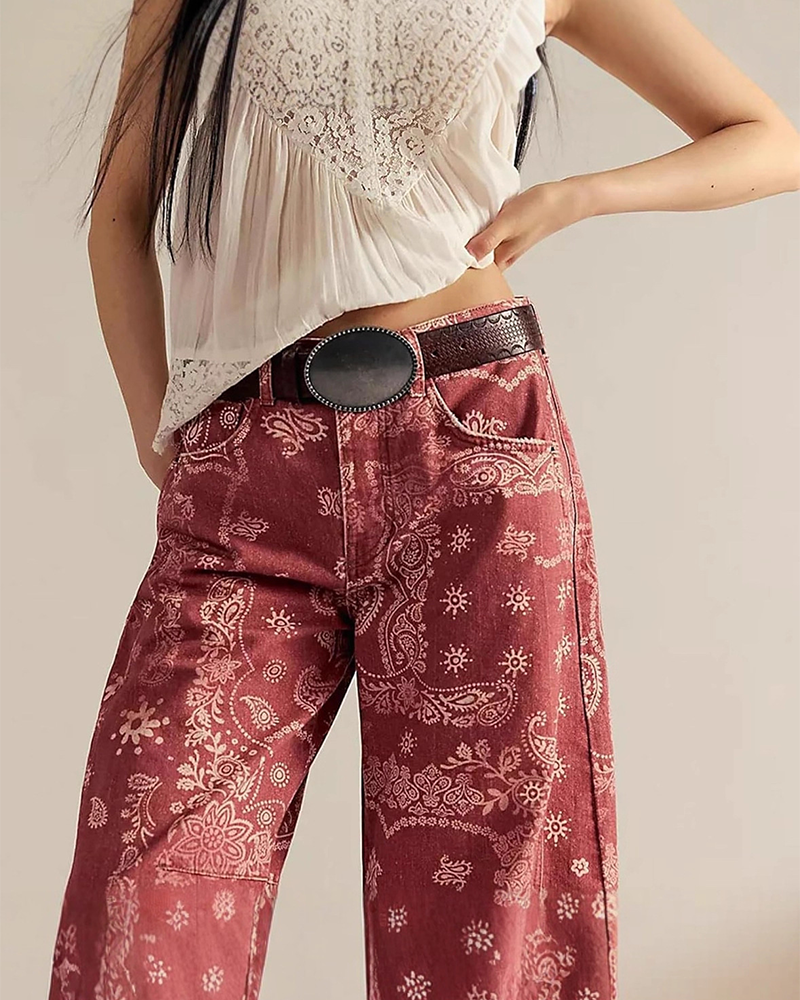 Loose Fit Print Mid Rise Jeans